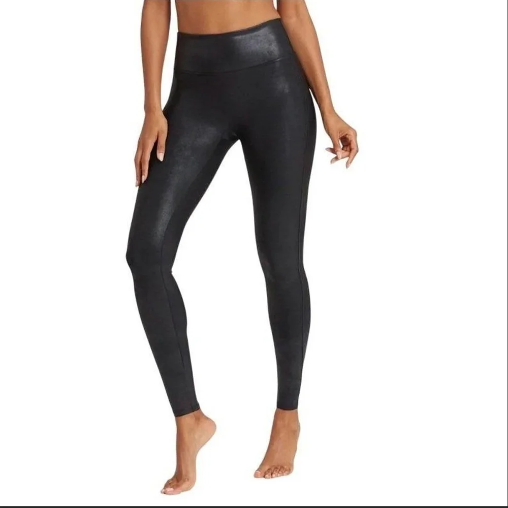 SPANX Shiny Black Leggings NWT SIZE SMALL - Picture 1 of 12